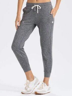 Vuori Performance Jogger Women's DreamKnit™ Joggers in Heather Grey - S